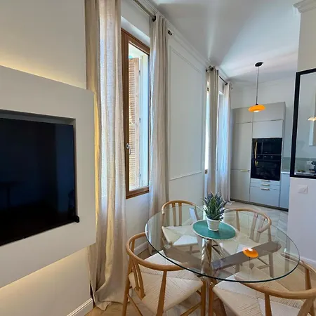 T2 Design En Plein Centre D'ajaccio * Ajaccio (Corsica)